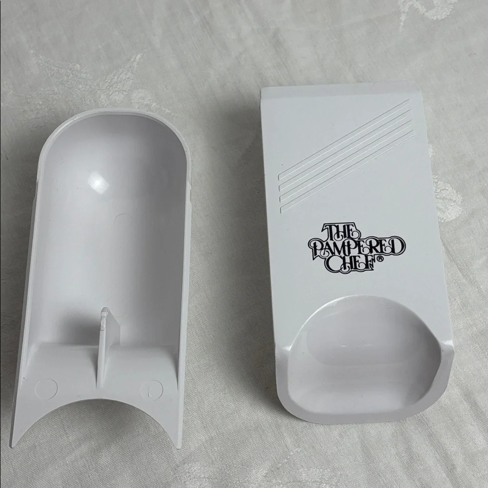 Pampered Chef Adjustable Measuring Cup